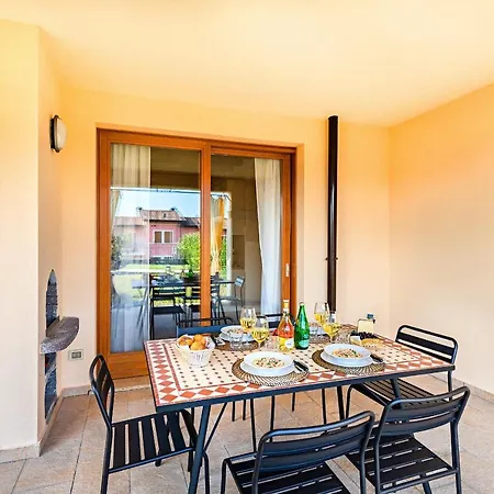 Manerba Apartment