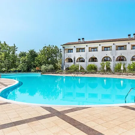 Manerba Apartment