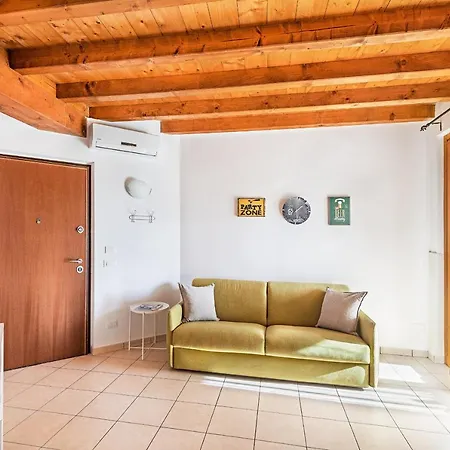 Manerba Apartment