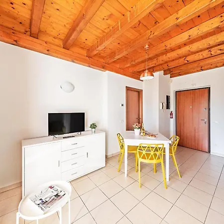 Manerba Apartment