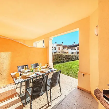 Manerba Apartment